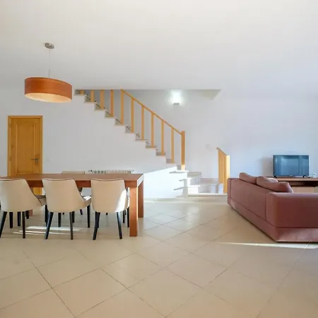 Townhouse Vila Da Praia Tatil Evi